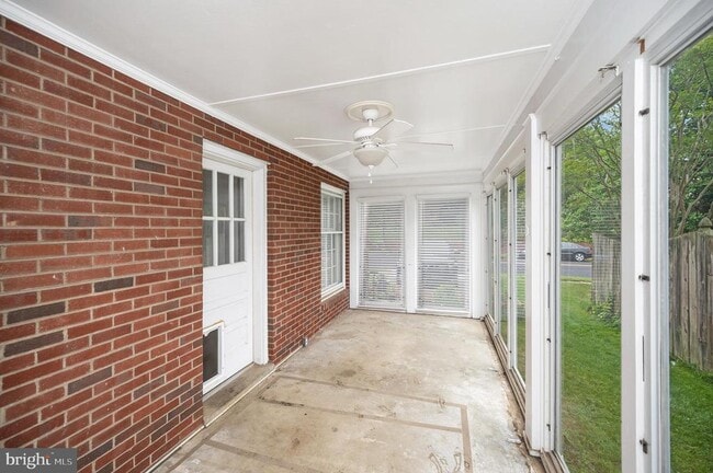 Building Photo - 1321 Royston St