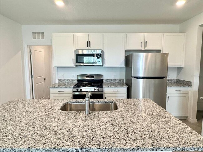 Building Photo - 15056 Windflower Aly