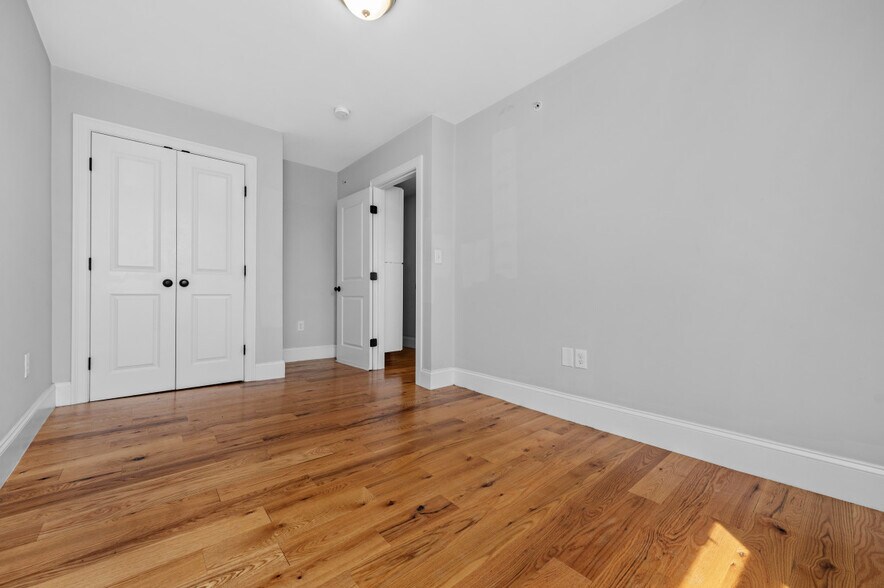 Building Photo - 148 Bremen St