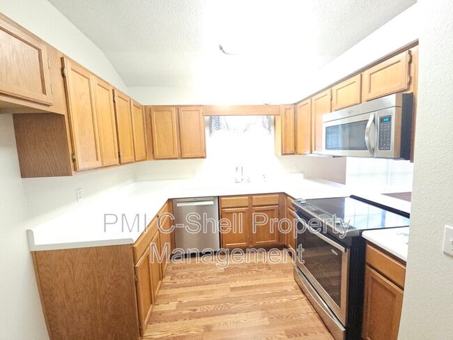 Building Photo - 117 Wildflower Ln