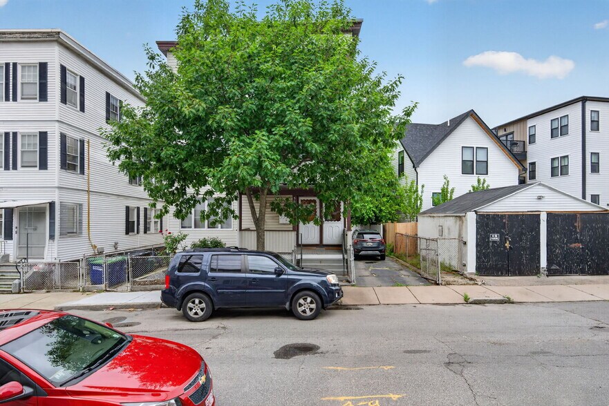 Building Photo - 52 Mansfield St