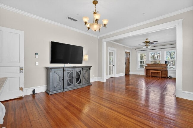 Building Photo - 212 N Grand Ave