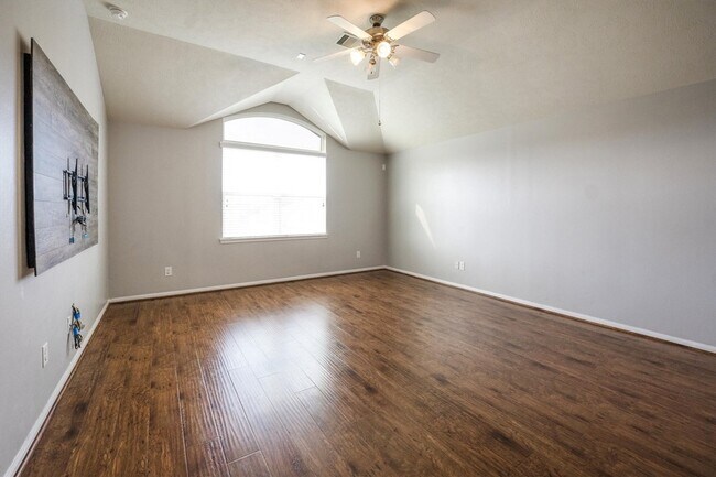 Building Photo - 10902 Barker View Dr