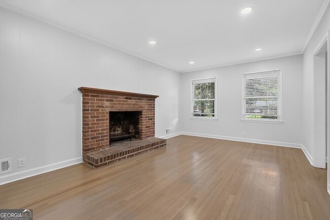 Building Photo - 4854 Springfield Dr