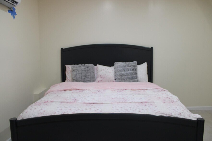 Building Photo - 145 Ella Dr