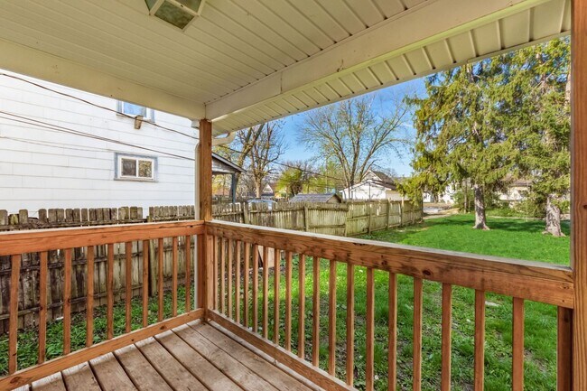 Building Photo - Adorable Single-Family Home!