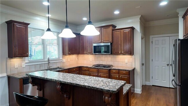 Building Photo - 5722 Ashleigh Walk Dr NW