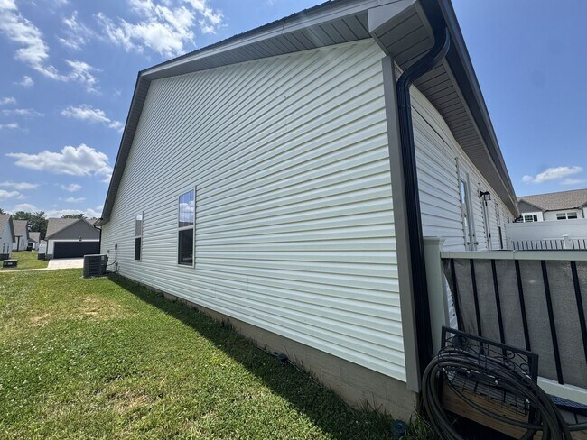 Building Photo - Brand New 2025 Townhouse with Stunning Private Deck!