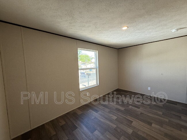 Building Photo - 1866 El Dorado Dr