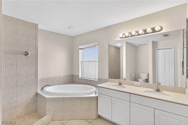 Building Photo - 815 SW 11th Ave