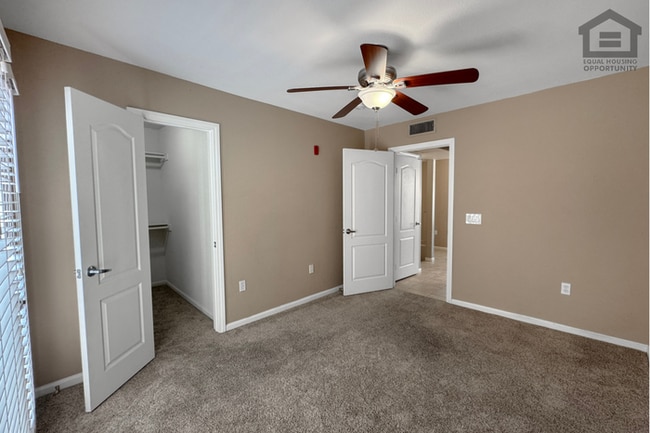 Building Photo - 3Bed/2.5Bath Condo at Priest Dr/Rio Salado Pkwy! -- ATTACHED 3-CAR GARAGE!