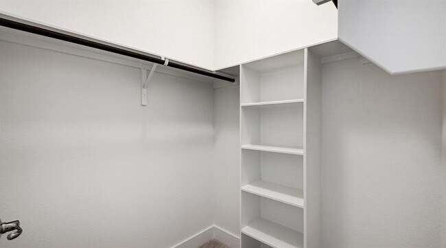 Building Photo - 213 Poole Ln