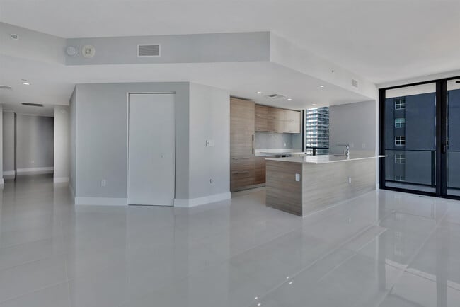 Building Photo - 1300 S Miami Ave