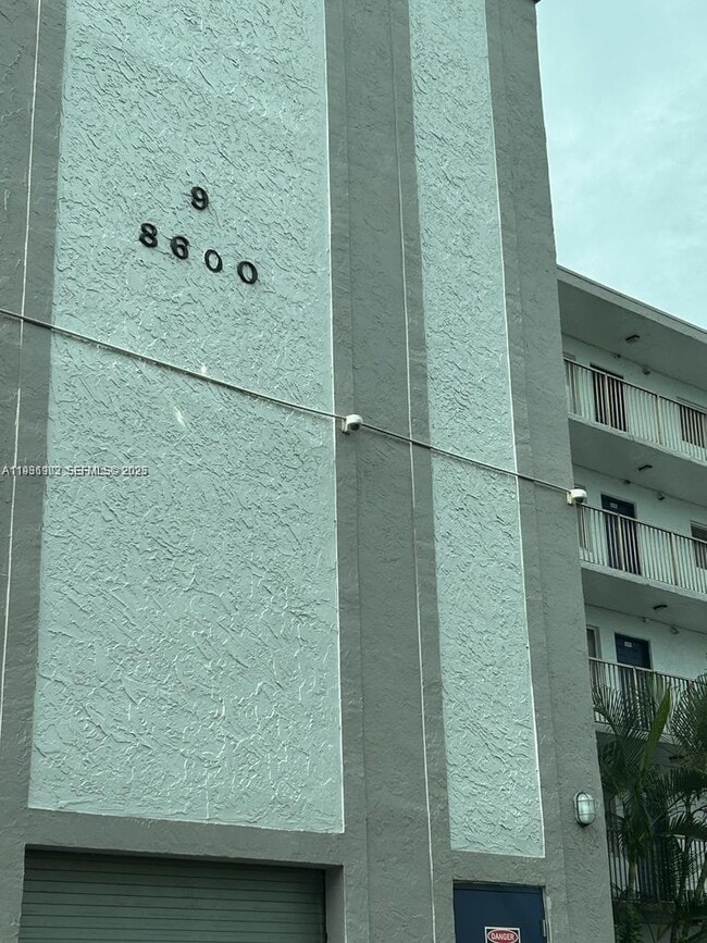 Building Photo - 8600 N Sherman Cir