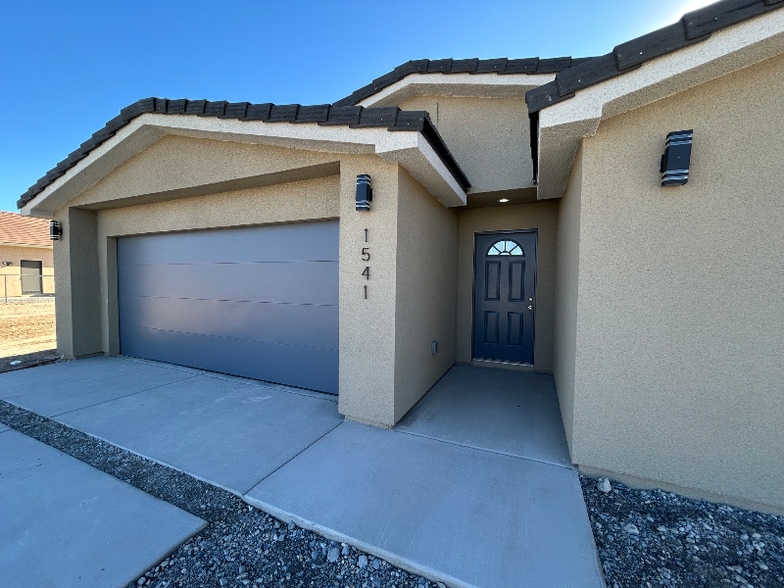 Building Photo - 2544 S Mount Charleston Dr