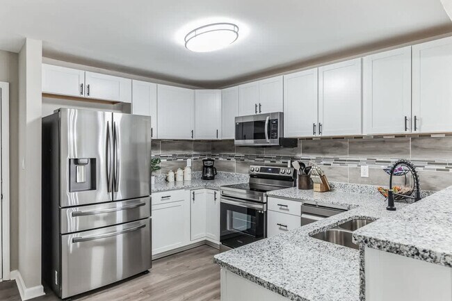 Building Photo - 12879 Copperfield Ln