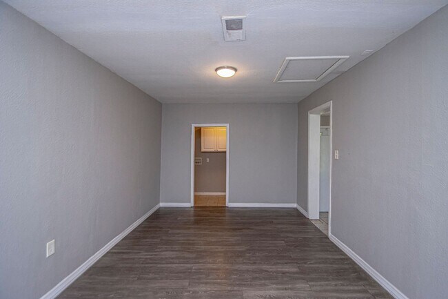 Building Photo - Charming 3-Bedroom Home with Large Fenced Backyard in Little Rock!