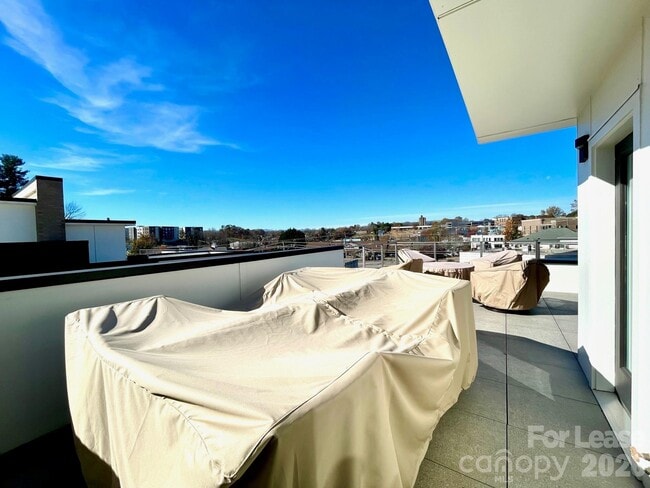 Building Photo - 2 Bauhaus Ct.