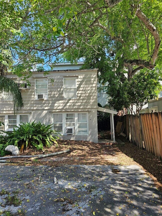Primary Photo - 805 SW 4th St
