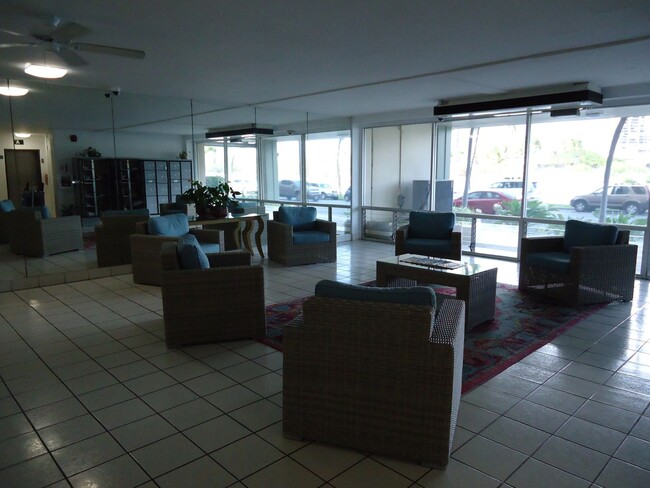 Building Photo - Aloha Lani 1 Bedroom, 1 Bath, 1 Covered Pa...