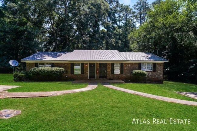 Building Photo - 322 Lexington Heights