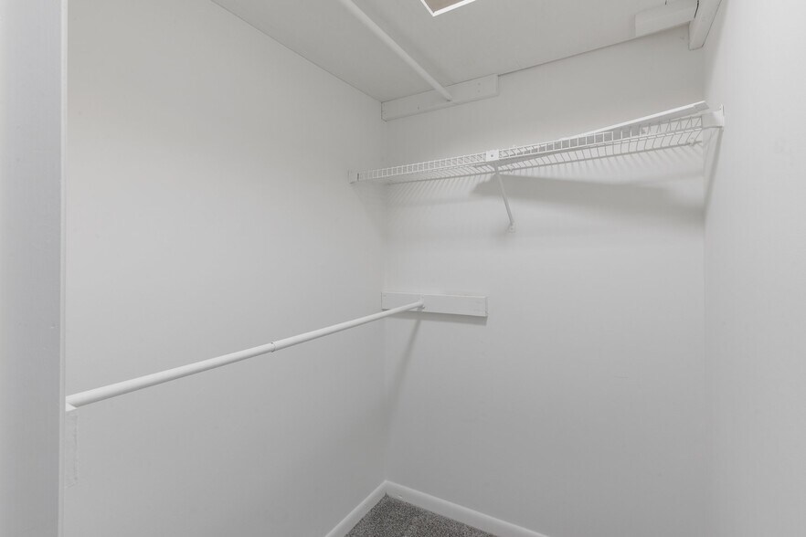 Building Photo - 5721 Brentwood Meadows Cir