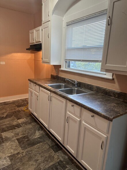 Kitchen - 801 S 31st St