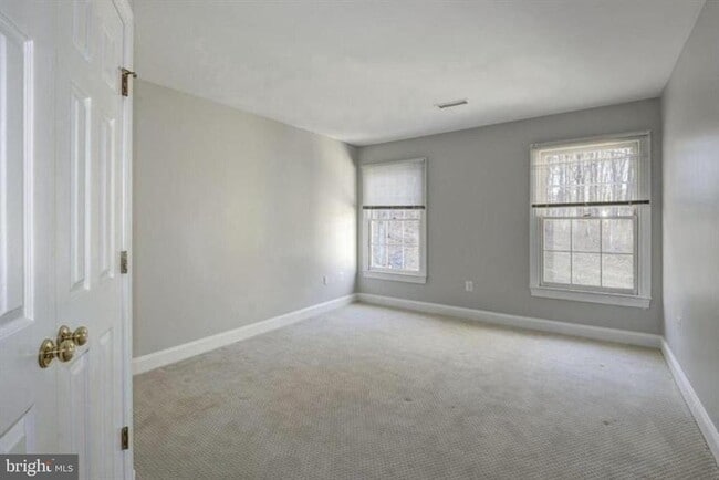 Building Photo - 2082 Hunters Crest Way