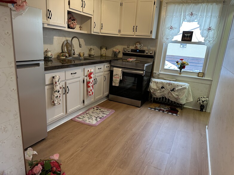 Building Photo - 269 N 1st Ave