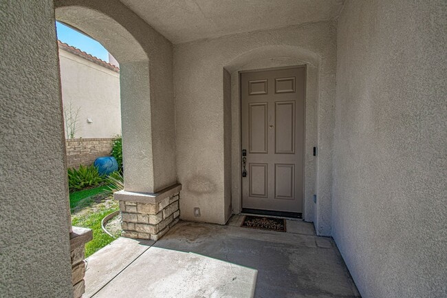 Building Photo - Tesoro Del Valle 4 Bedroom + Loft Home for...