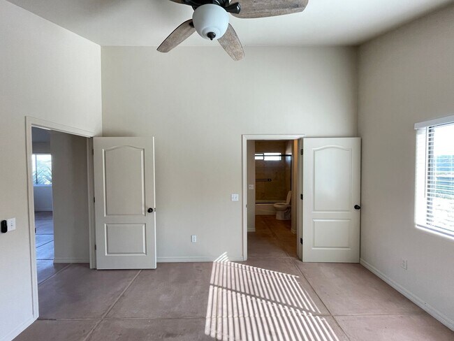 Building Photo - 12478 Hillpoint Ct