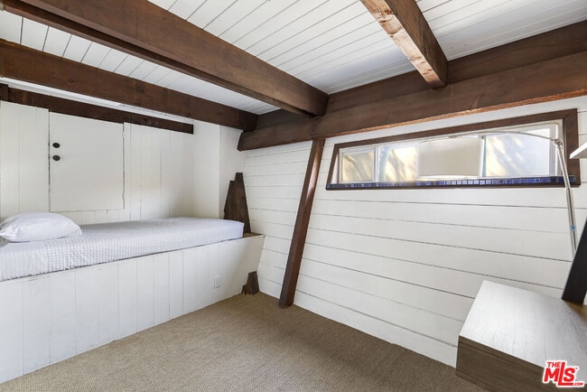 Building Photo - 7149 Woodrow Wilson Dr