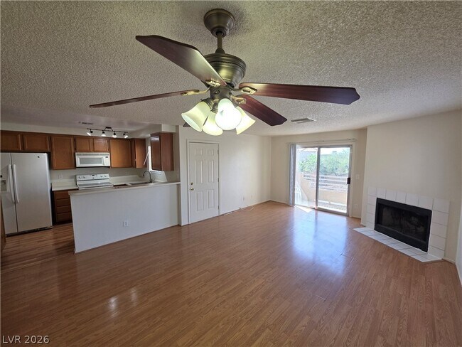 Building Photo - 2200 Highpointe Dr
