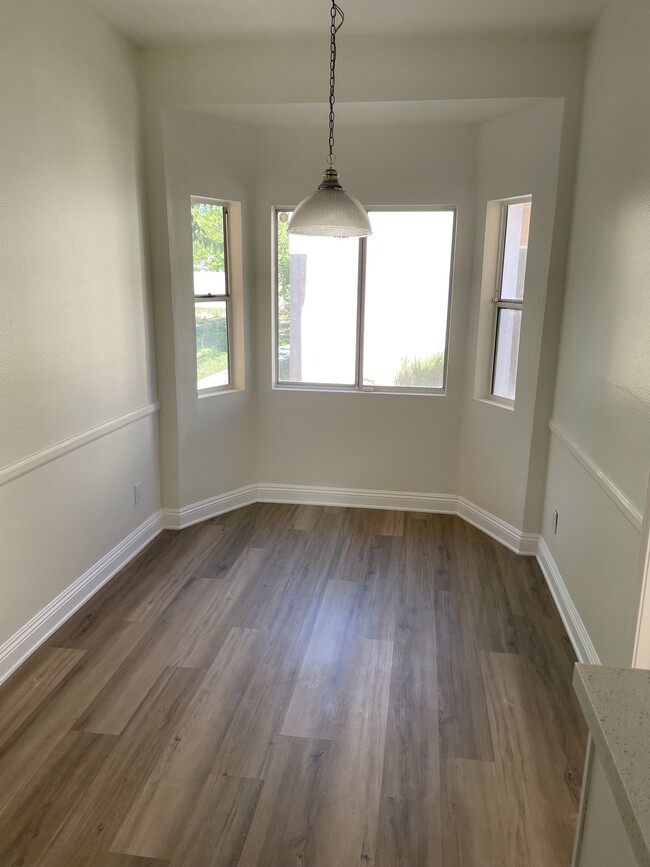 breakfast nook - 6243 Fallbrook Ave