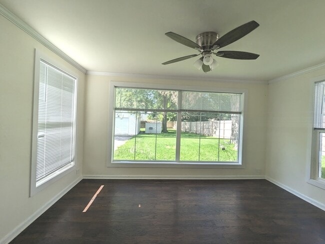 Building Photo - 2055 Magnolia Rd