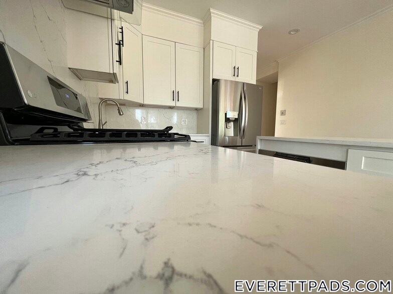 Building Photo - 74 Union St