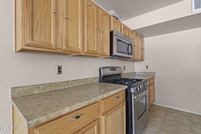 Building Photo - 14301 Pacific Point Dr