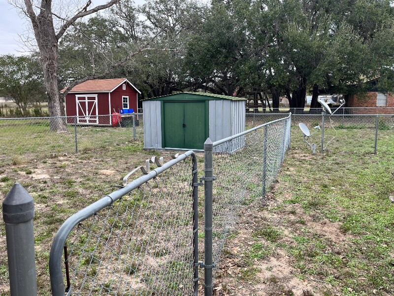 Building Photo - 1003 Commerce St