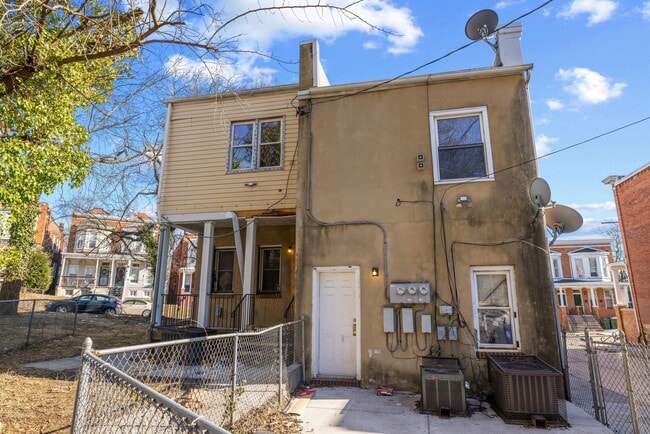 Building Photo - 2602 Ulman Ave