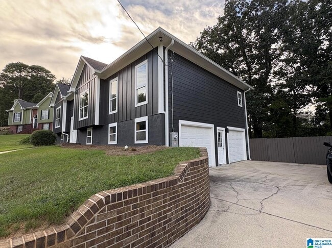 Building Photo - 112 Loyola Cir