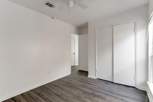 Building Photo - 18326 Autumn Trails Ln