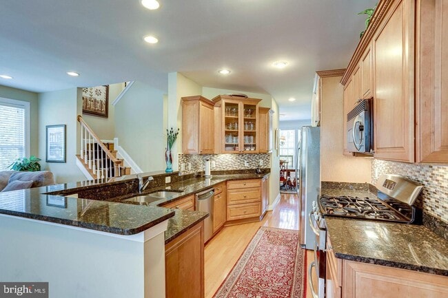 Building Photo - 47571 Royal Burnham Terrace