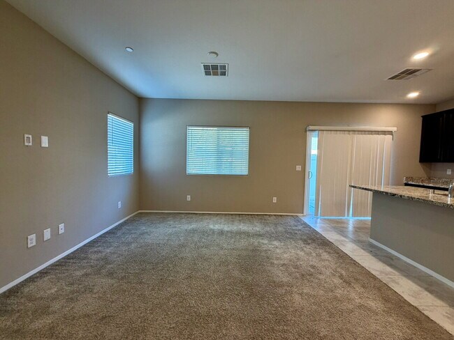 Building Photo - 3 BED 3 BATH 2 CAR GARAGE TOWNHOUSE W/ PRIVATE YARD, LOFT & BEDROOM DOWNSTAIRS IN GATED COMMUNITY...