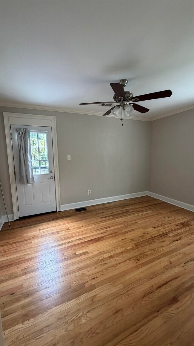 Building Photo - 3555 Barwood Cir
