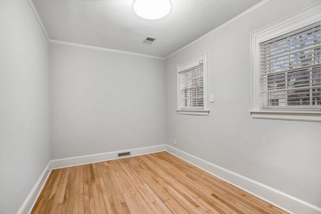 Building Photo - 2896 N Hills Dr NE