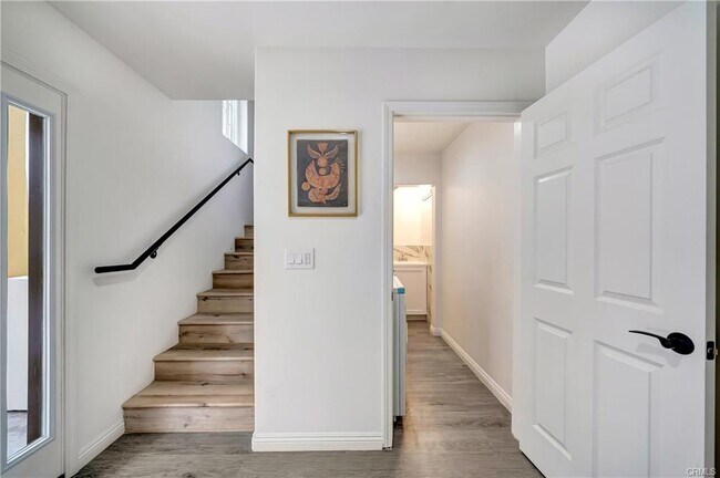 Building Photo - 1101 Maclay St