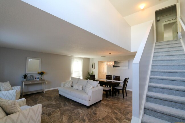 Building Photo - Beautiful  3000 sq ft two story home with ...