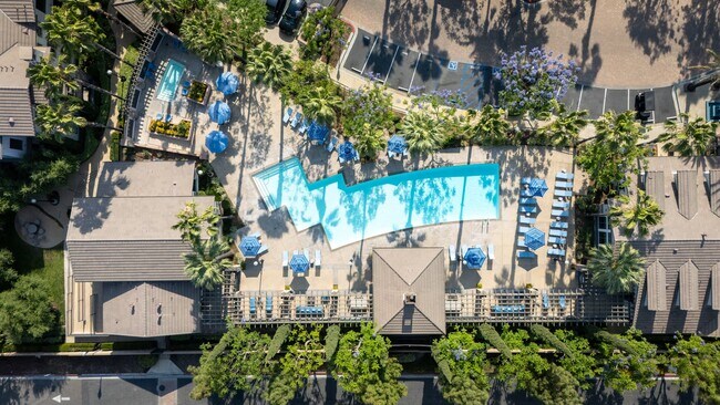 Building Photo - The Grove Apartments