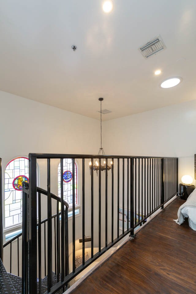 Building Photo - 900 N Hoover St