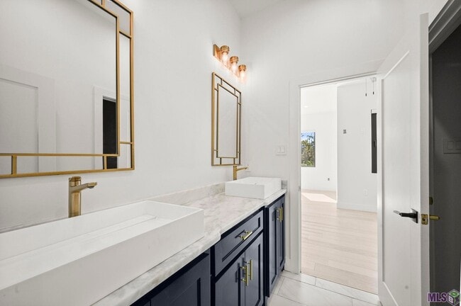 Building Photo - 9825 Fawn Vw Dr